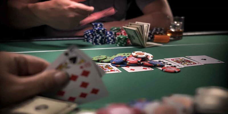Bạn cần xây dựng chiến thuật bất bại để tham gia Poker