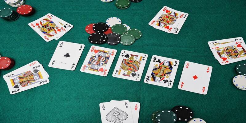 Cách tham gia game bài poker tại cổng game cực dễ dàng